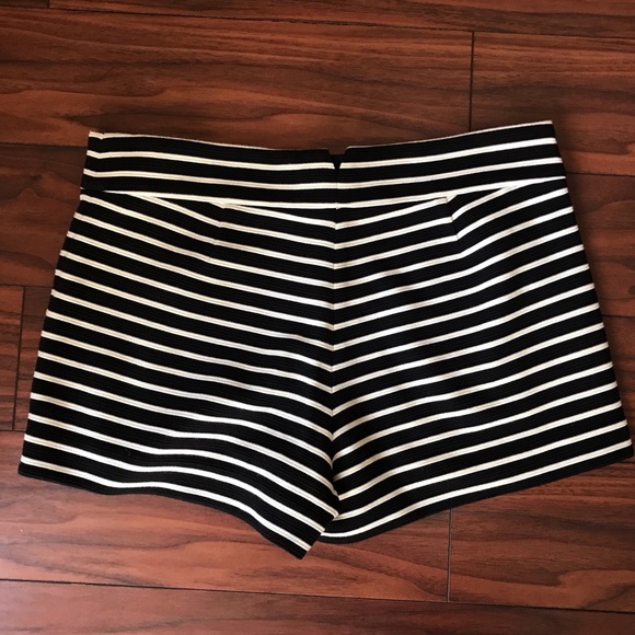 Short - Picture 3 of 4